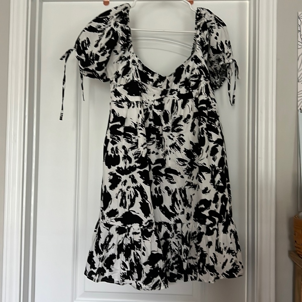 Mini black and white dress